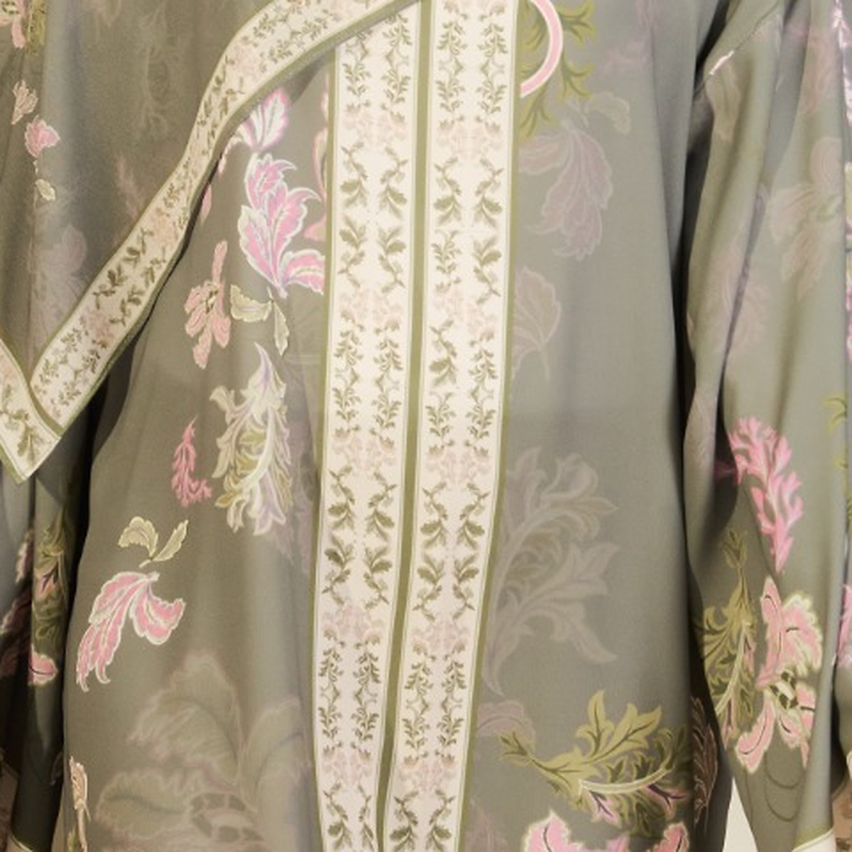 AULIA KAFTAN IN BASIL (FREE SHAWL)