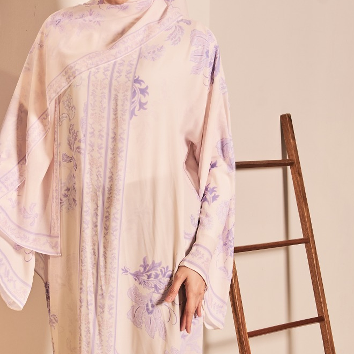 AULIA KAFTAN IN LILAC (FREE SHAWL)