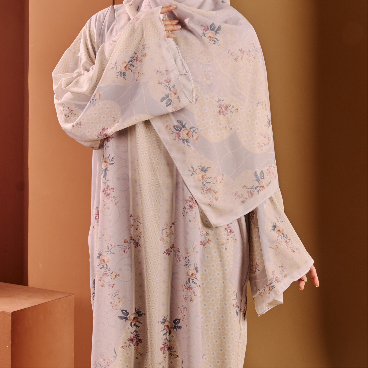 TAALIA KAFTAN IN WISTERIA (FREE SHAWL)