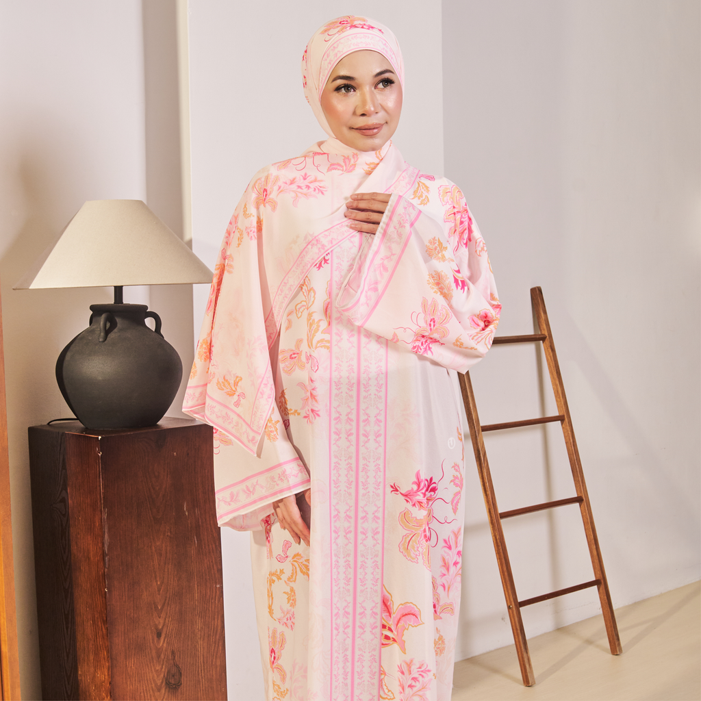AULIA KAFTAN IN BRIGHT PINK (FREE SHAWL)