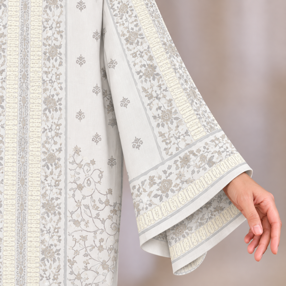 YUSRA KAFTAN IN SMOKE WHITE (FREE SHAWL)