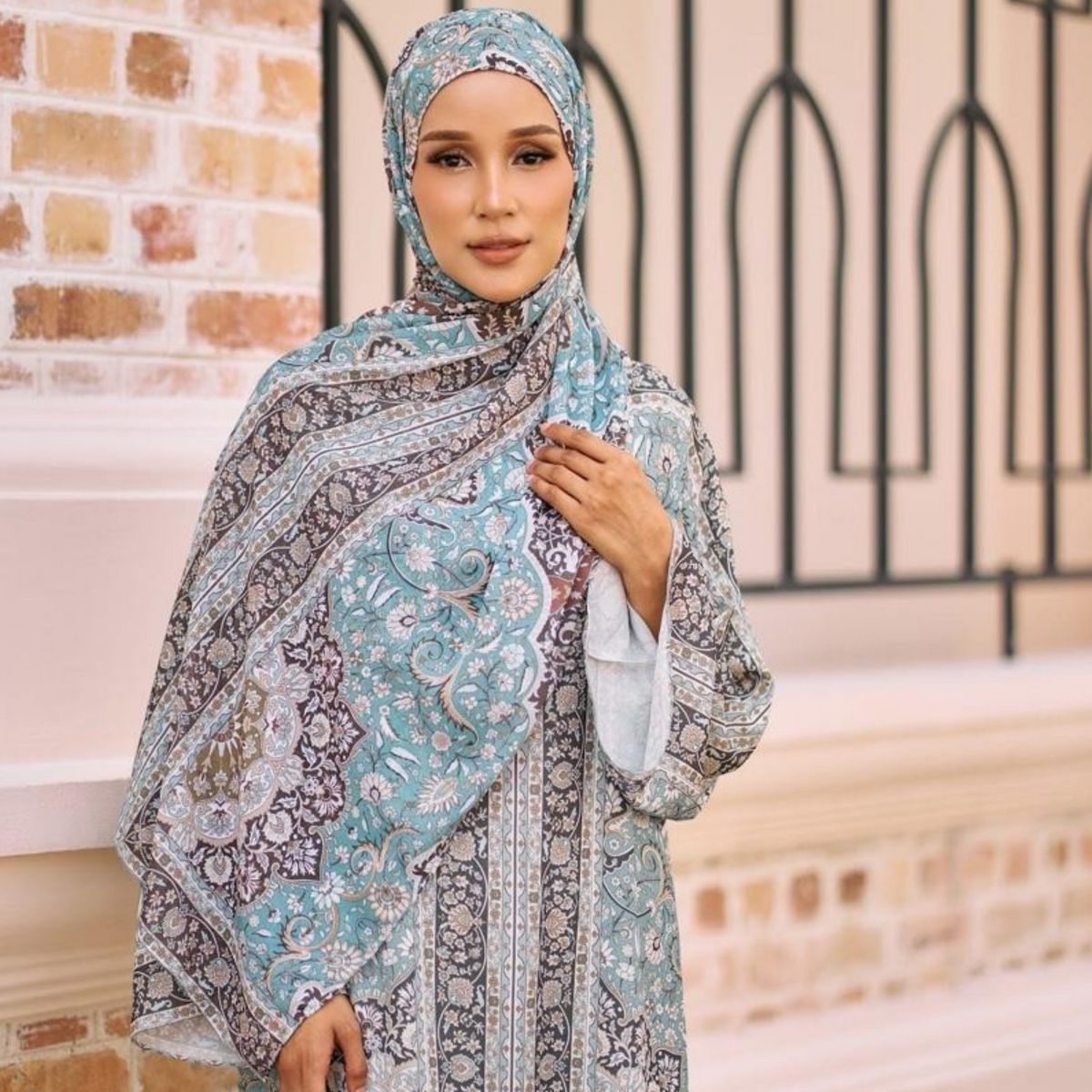 RAYANA KAFTAN IN JADE (FREE SHAWL)