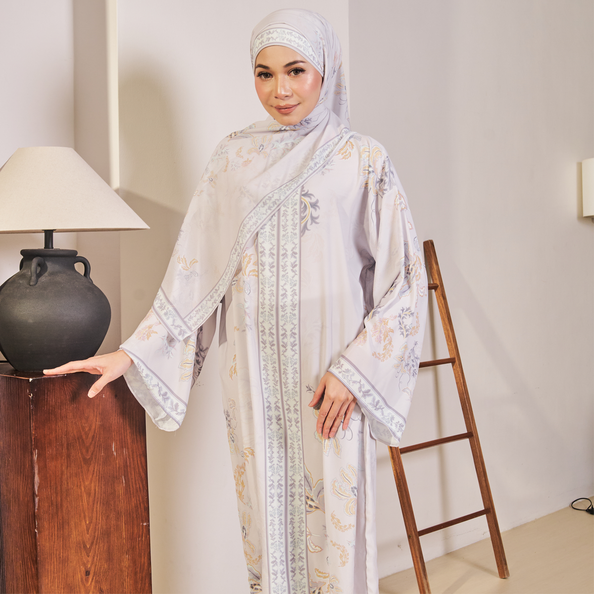 AULIA KAFTAN IN GREY (FREE SHAWL)