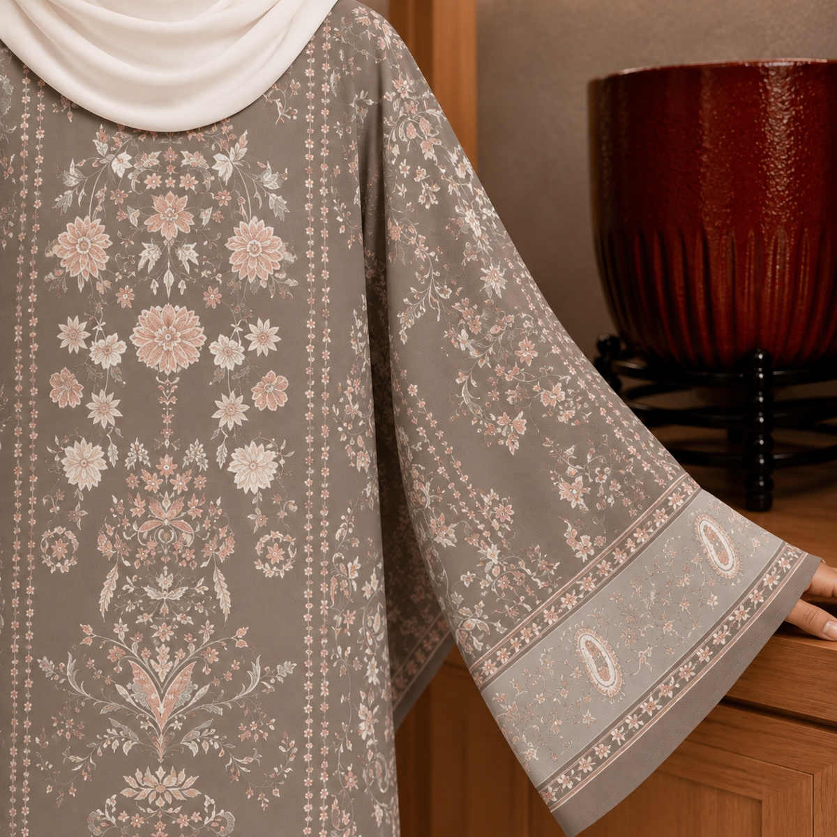 JULIETTE KAFTAN IN DARK BROWN (FREE SHAWL)