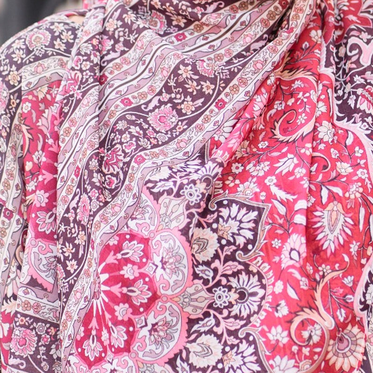 RAYANA KAFTAN IN MAROON PRUNE (FREE SHAWL)